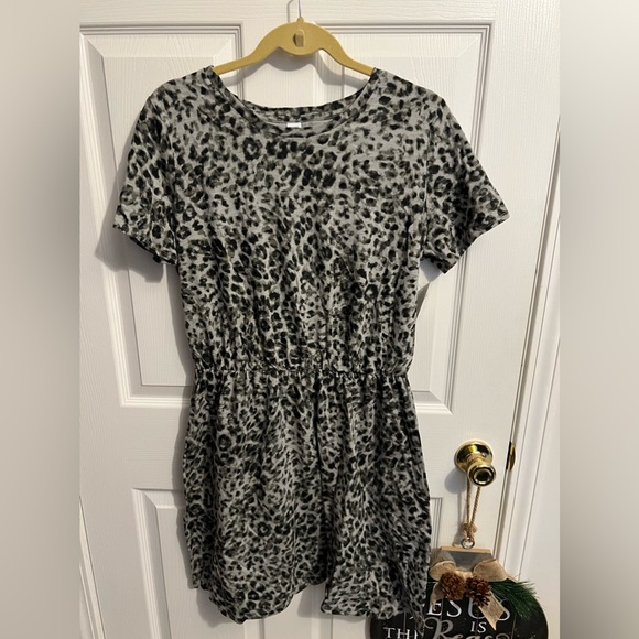 Old Navy Dresses & Skirts - Old Navy dress nwt size large